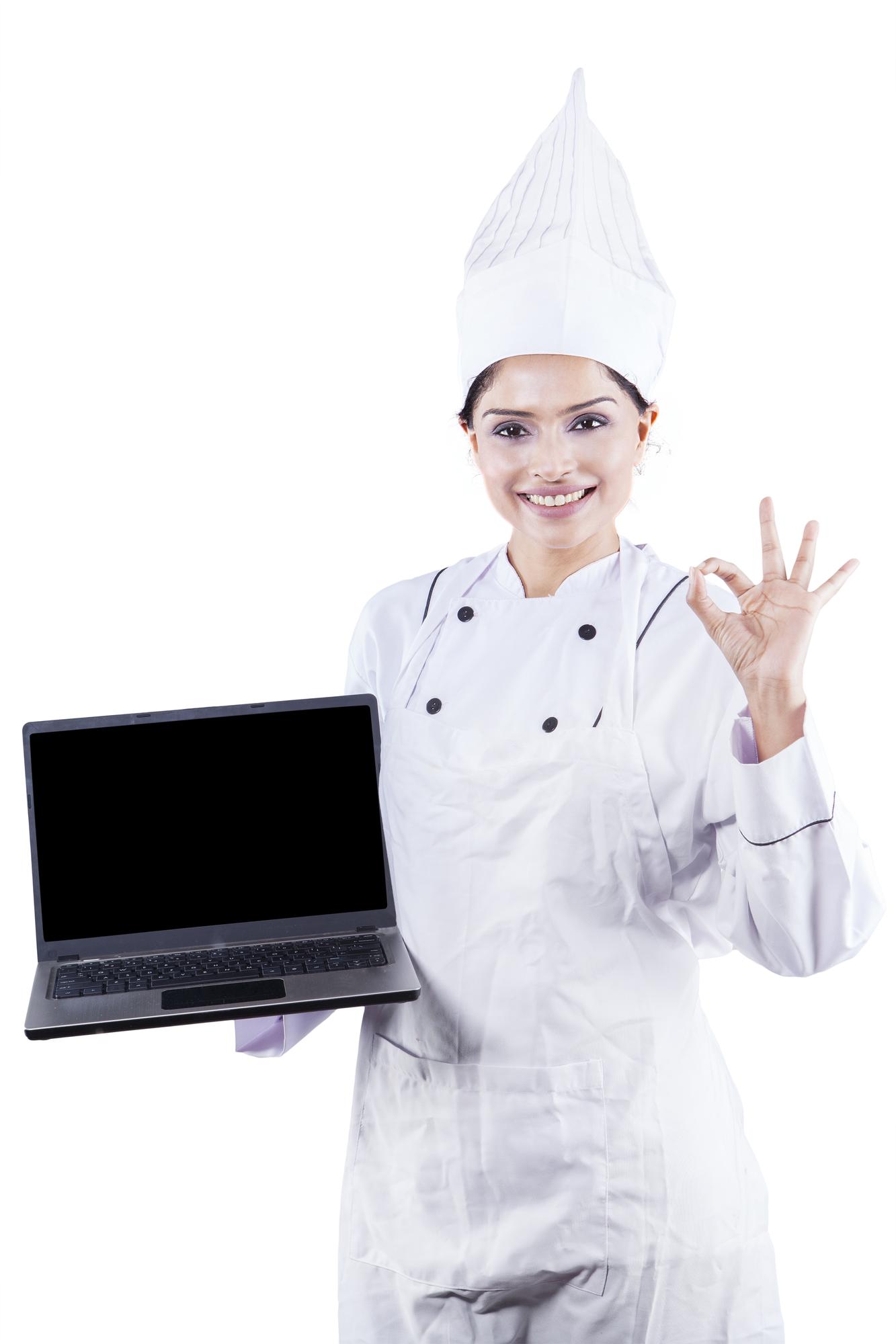 Studio cucina con chef che sorride